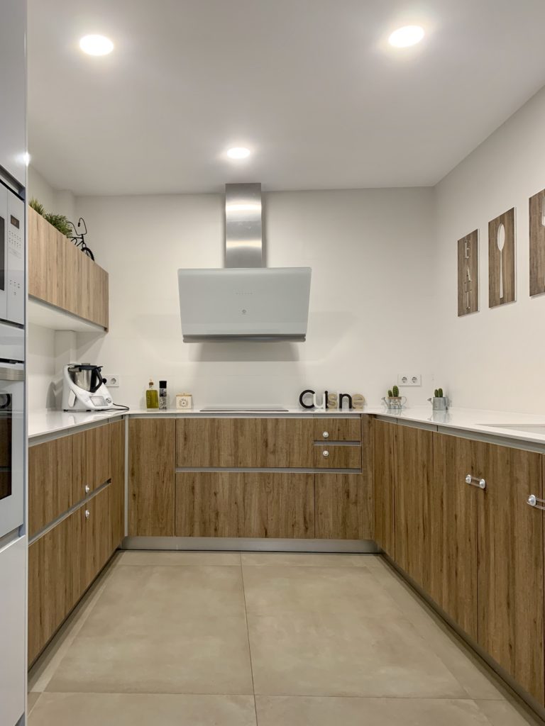 13-azulejos_perales_reforma_vivienda_baño_principal_azulejo_moderno__online_valencia_marazzi_terraza_escalera_peldaños_porcelanico_comprar_precio_powder_sand