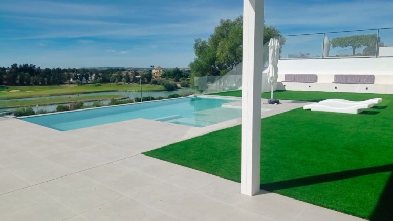 3-azulejos_perales_reforma_vivienda_terraza_azulejo_moderno__online_valencia_piscina_peldaños_coronacion_porcelanico_comprar_precio