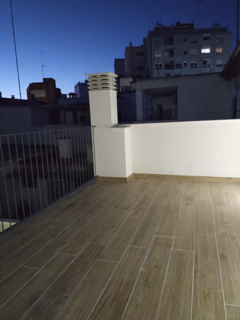 5-AZUL~1